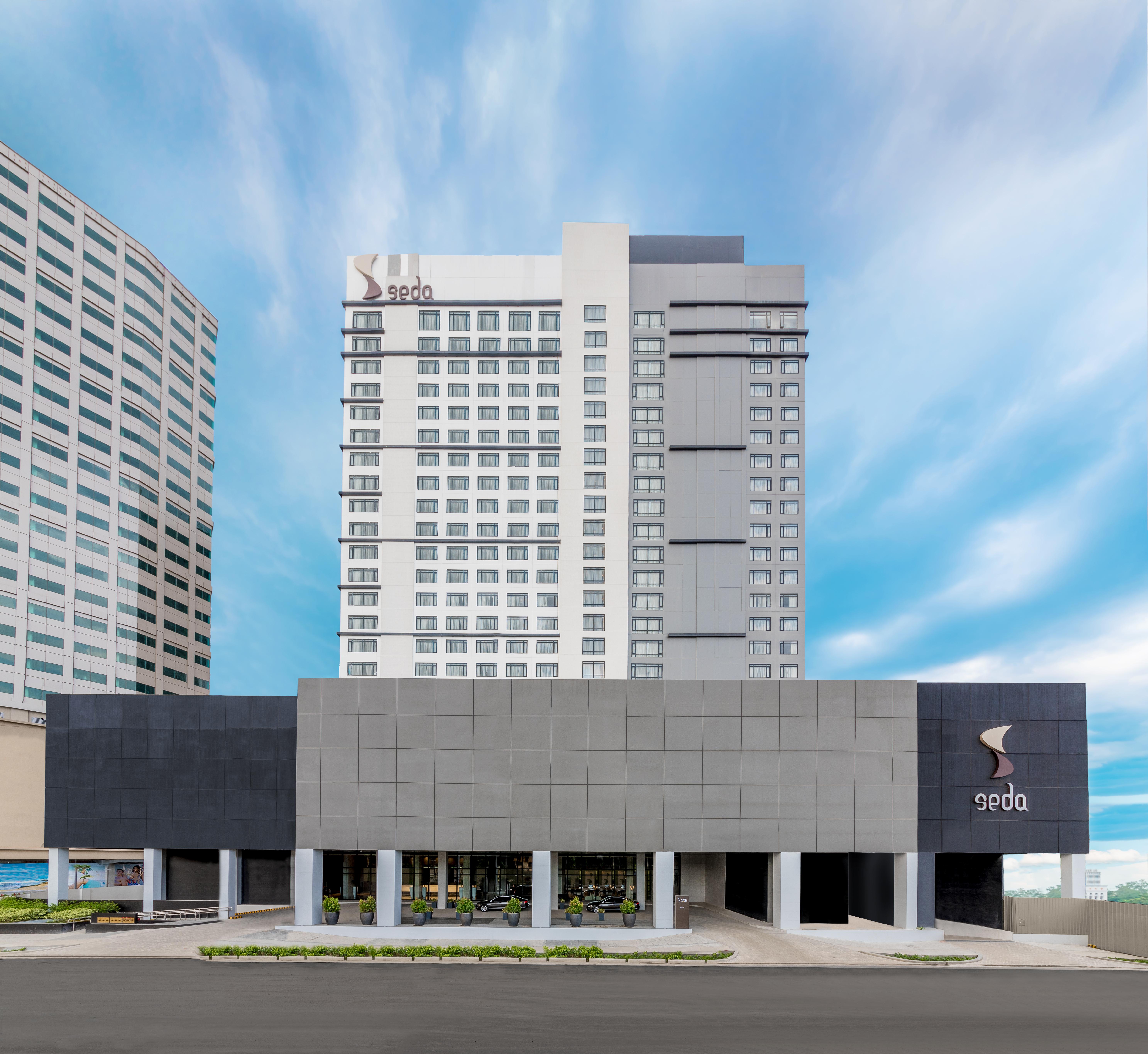 Seda Vertis North Quezon City Kültér fotó The Seda Hotel in Iloilo City